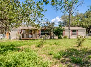 21884 Priest Rd, Elmendorf, TX 78112
