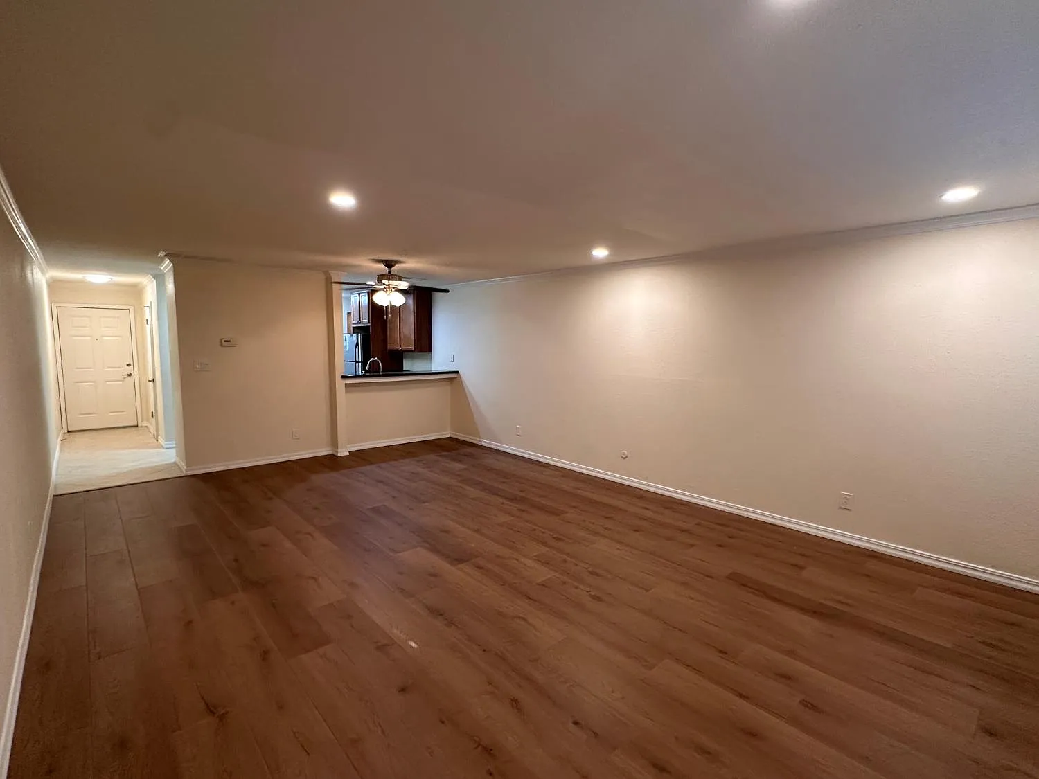 1 bed, 917 sqft, $1,550 — Photo 3
