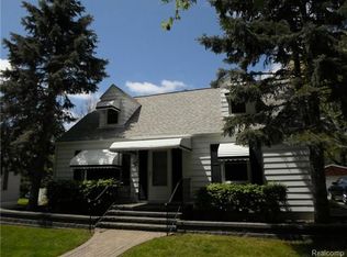 86 S Avery Rd, Waterford, MI 48328