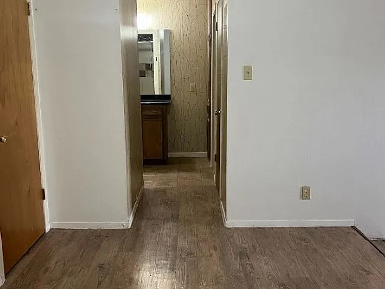 2813 1/2 Rio Grande St #5 — Photo 12
