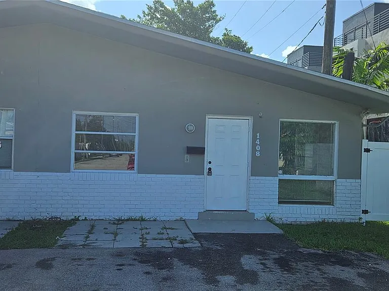 1408 SW 9th Ave #1408 — Photo 1