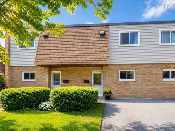 5519 Carriageway Cres N, Halifax, NS B3K 5K4
