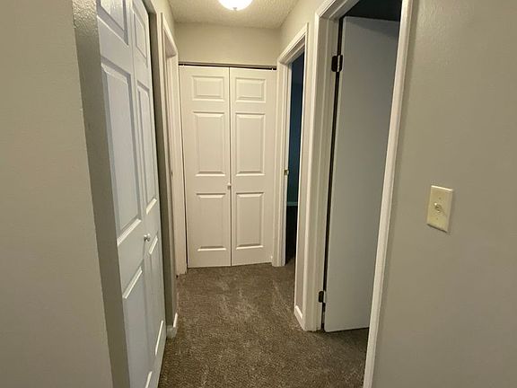 5th image of 905 S 44th Ave #D04