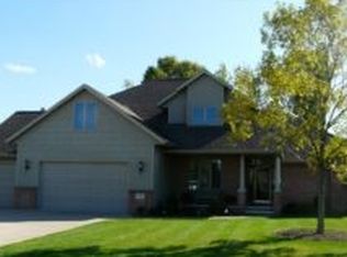 1351 Starview Dr, Appleton, WI 54913
