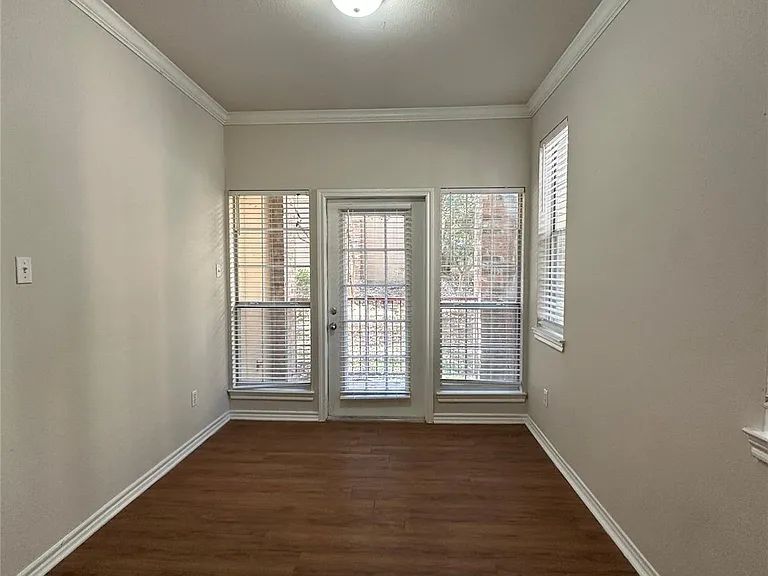 6804 N Capital Of Texas Hwy #212 — Photo 3