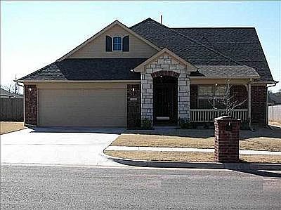 2nd image of 2100 SE 7th St