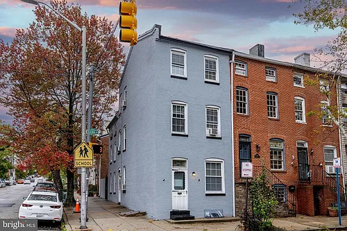 2000 Bank St Photo 1