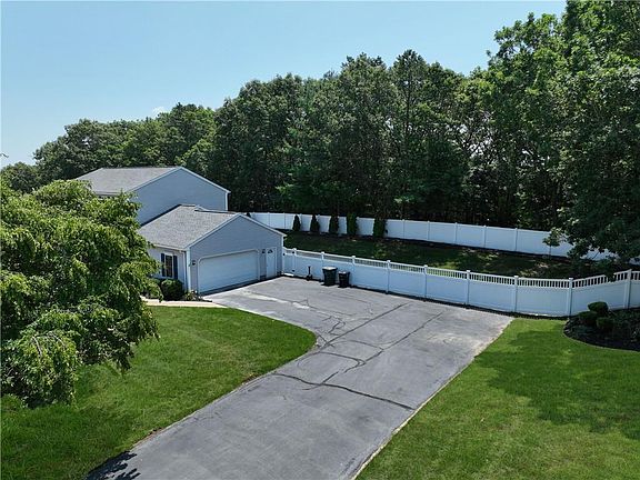 3rd image of 10 Kiley Way