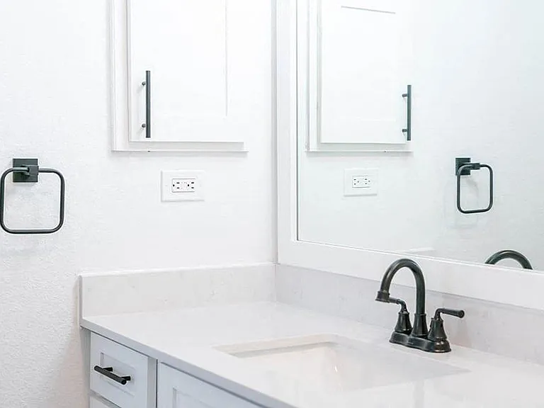 LA SIERRA APARTMENTS — Photo 6