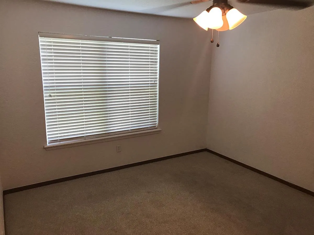 3200 W Britton Road — Photo 4