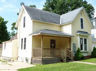 432 E Robinson St, Lake Crystal, MN 56055