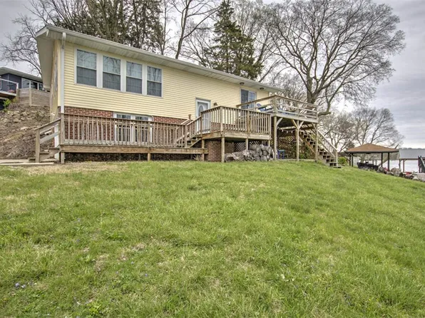 410 Lakeview Ln, Decatur, IL 62521