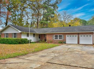 5724 Oak Terrace Dr, Virginia Beach, VA 23464