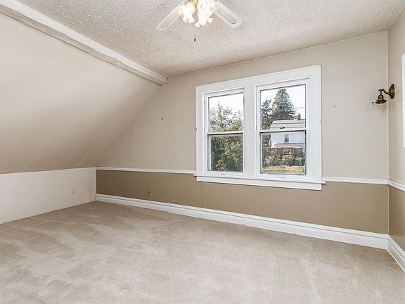 4th image of 1495 N Grandview Ave