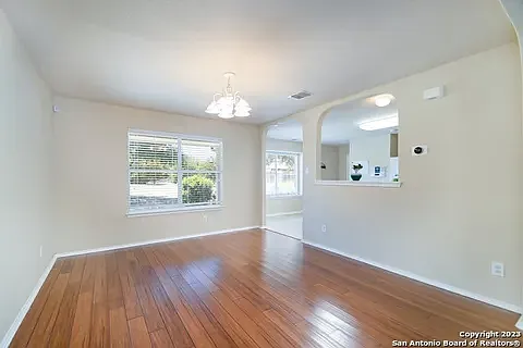 215 Redbird Cir — Photo 3