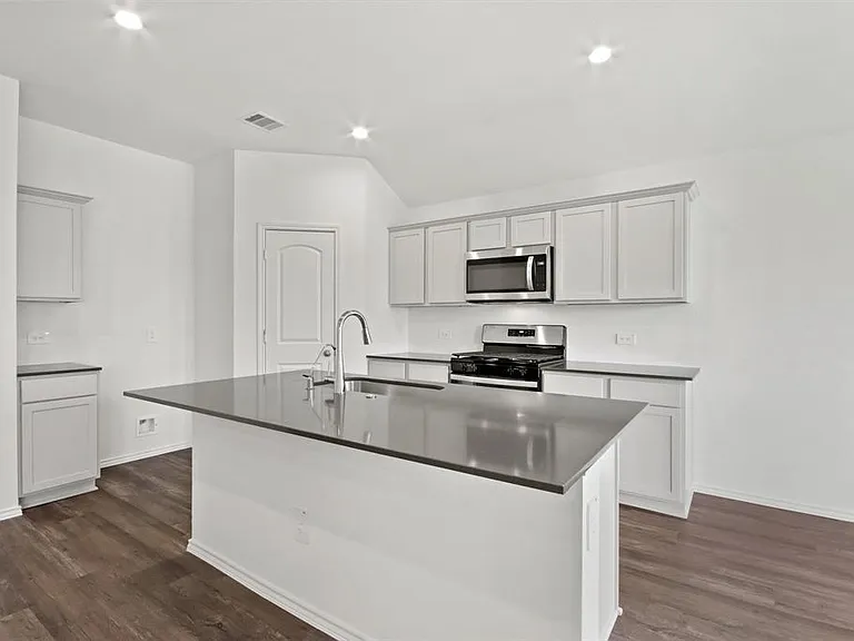 14207 Yellow Jacket Ct — Photo 5