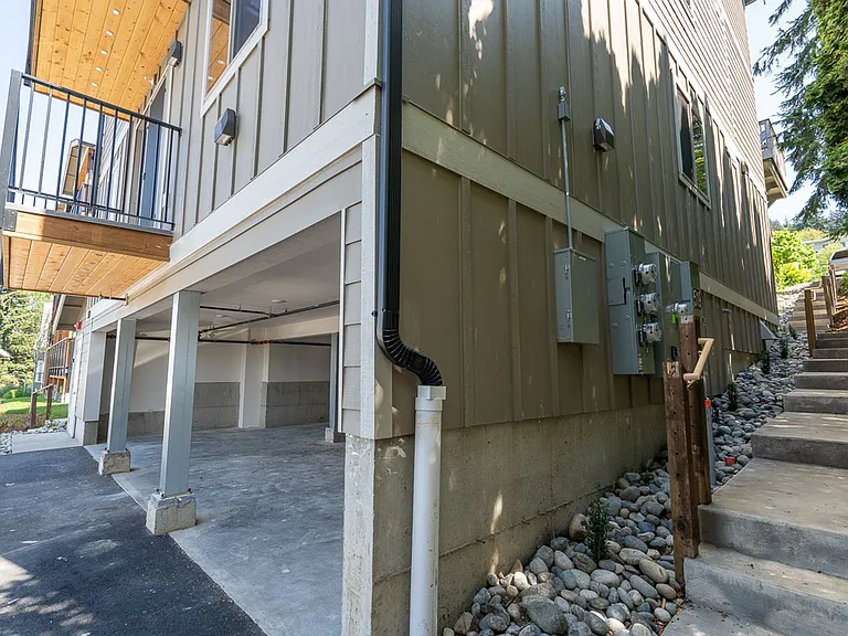 519 N Forest St — Photo 31
