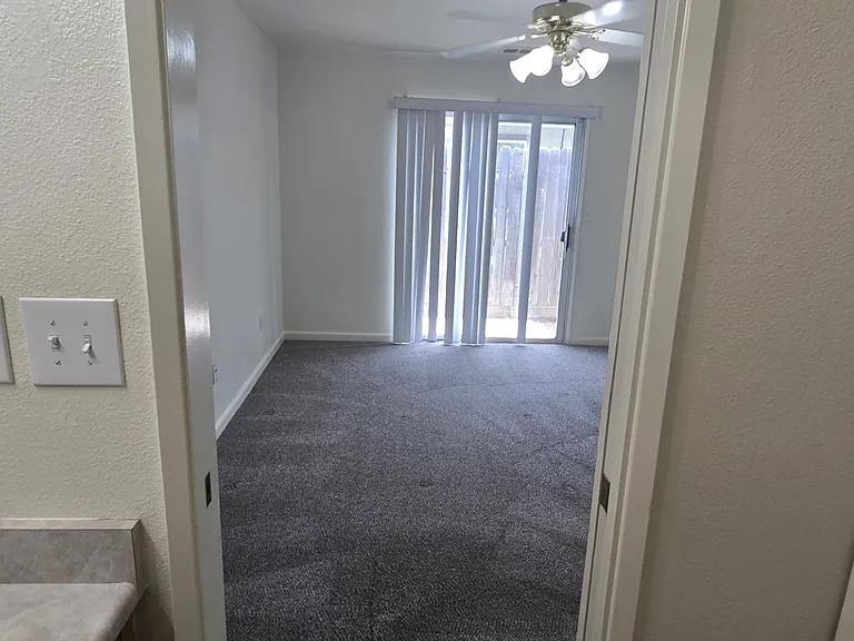 741 E King Ave #B — Photo 10
