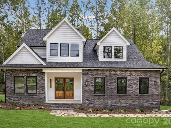 680 Autumnlight Dr, Salisbury, NC 28147