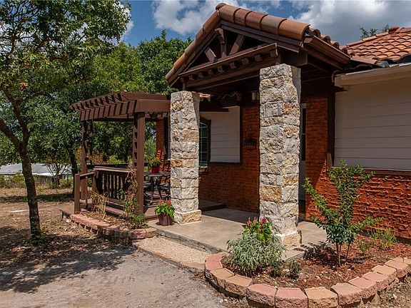 5th image of 3727 Stonebridge Dr