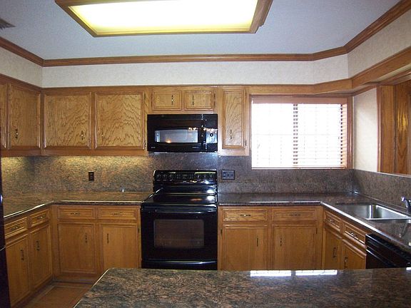 5th image of 3620 Gumwood Ave
