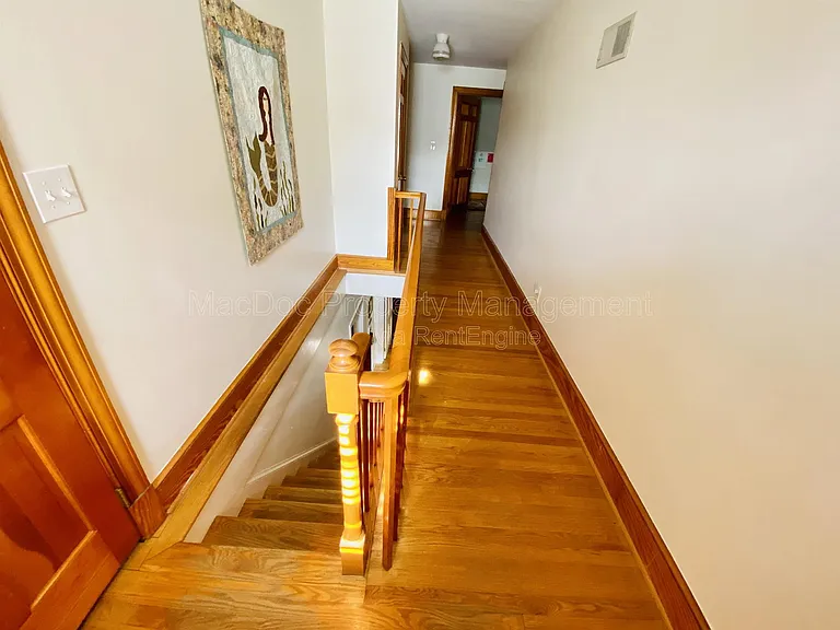 916 Sylvania Ave — Photo 13