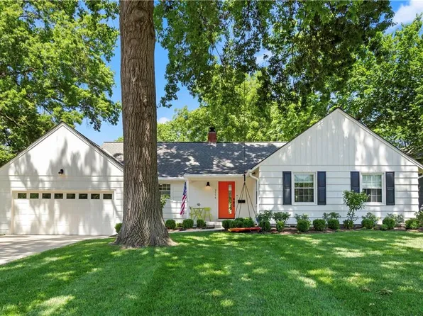 3116 W 73rd St, Prairie Village, KS 66208