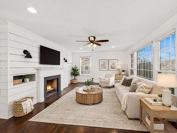 4th image of 1152 Greenland Ave