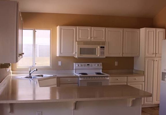3rd image of 2816 E Blackhawk Dr
