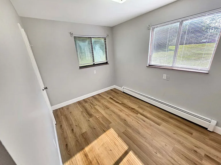 136 N Lake St #9 — Photo 4
