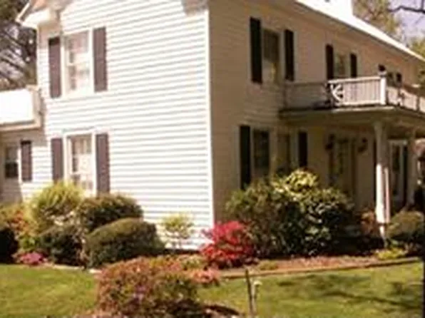 109 S Outerbridge St, Robersonville, NC 27871