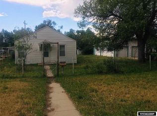 819 Mondell St, Thermopolis, WY 82443