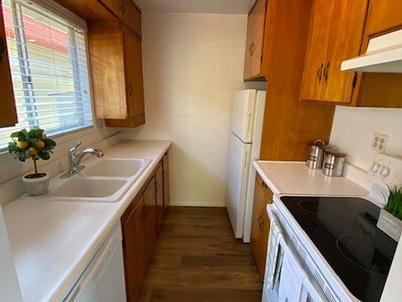 5th image of 4335-4337 Proctor Pl