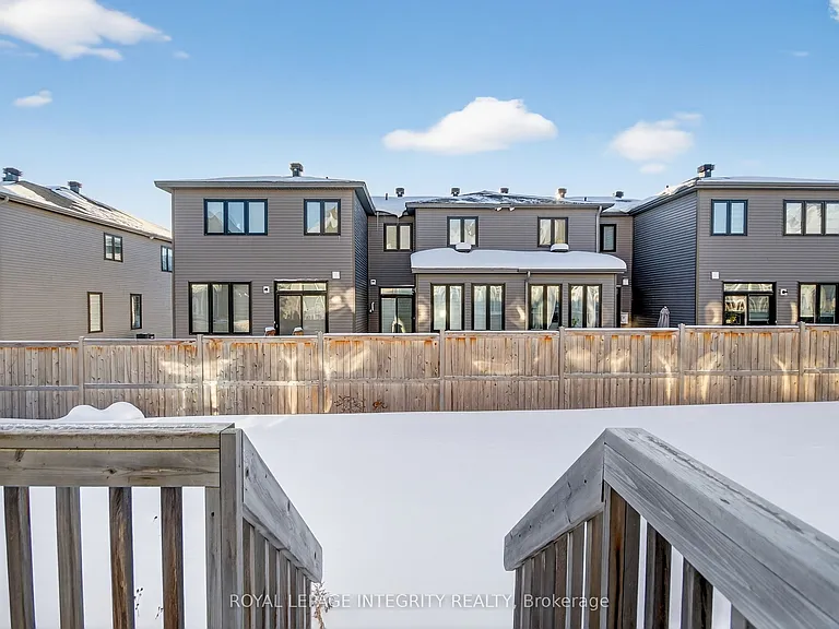 165 Angelonia Cres — Photo 25