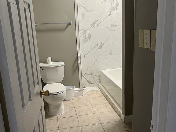 5th image of 613 S 52nd St Floor 2