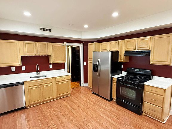 4th image of 10 Bucknam St #2