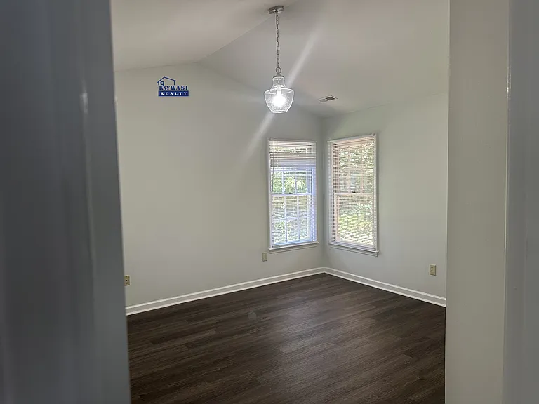 7528 Claymont Dr — Photo 20