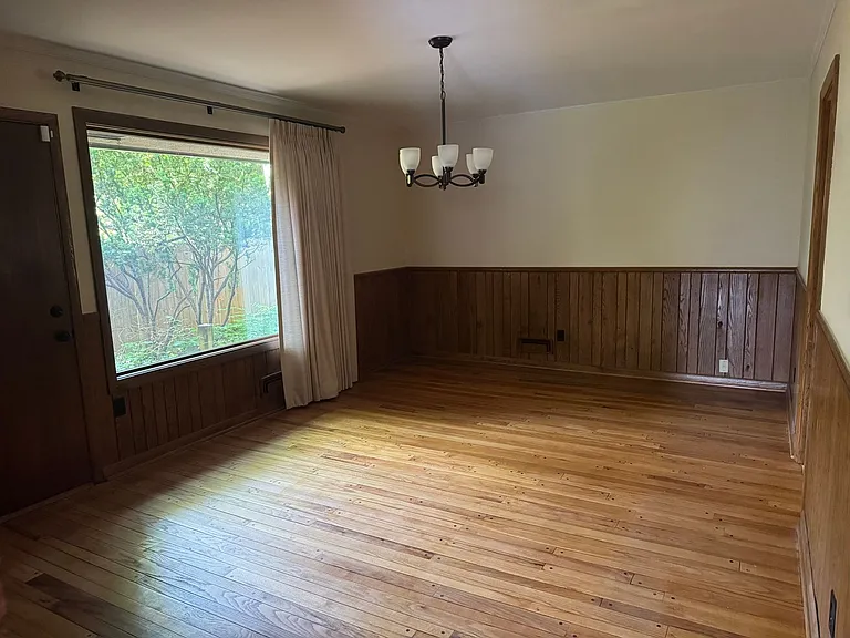 3134 Herrick Rd — Photo 6