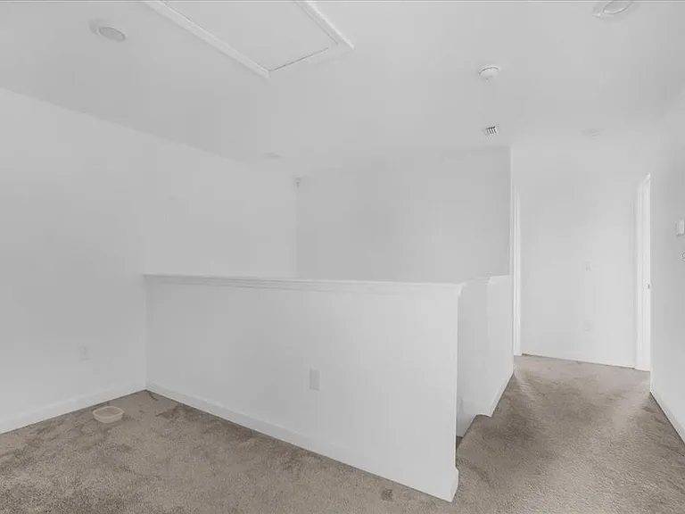 2959 Addison Blvd — Photo 18