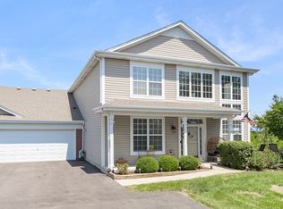 204 Belle Vue Ct #B, Sugar Grove, IL 60554