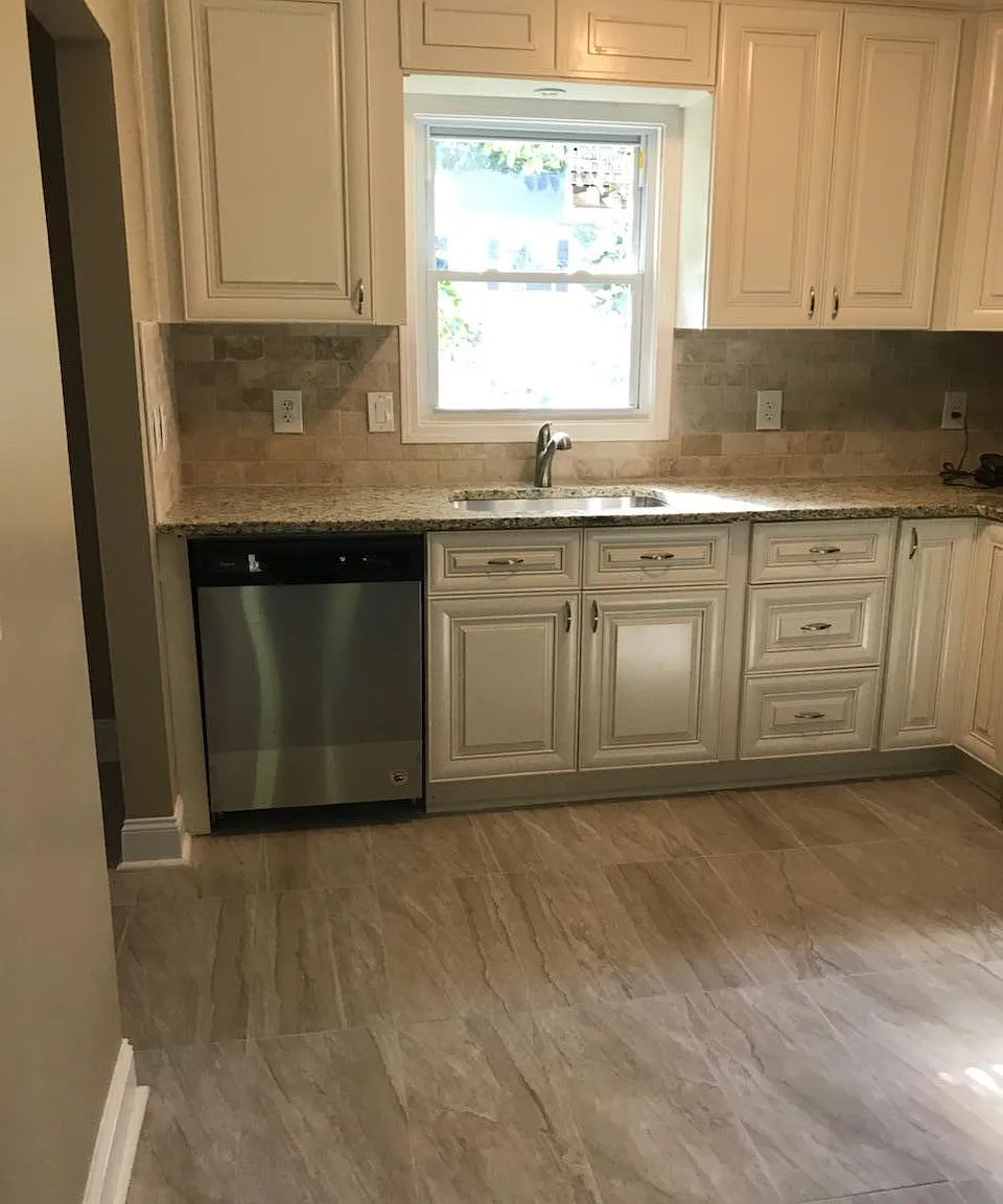 1048 Falling Water Dr SE — Photo 3