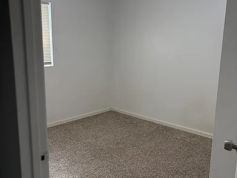 4875 W Hellas Dr #BASEMENT — Photo 8