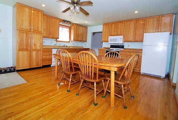 3rd image of 46415 Erickson Dr