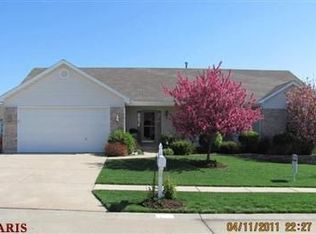 9 Twin Hollow Ct, O'Fallon, MO 63366