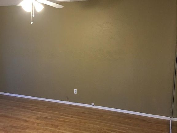 3rd image of 524 Valley Park Dr