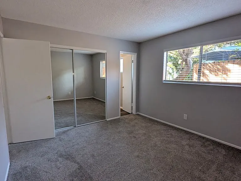 17031 Pinehurst Ln — Photo 13