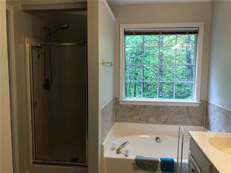 370 Manor Glen Dr — Photo 19