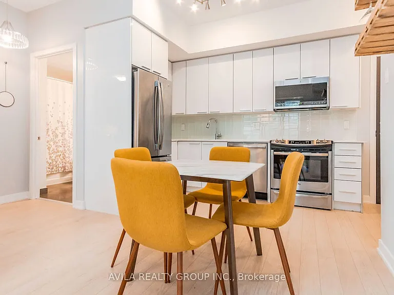 10 Park Lawn Rd #320 — Photo 14