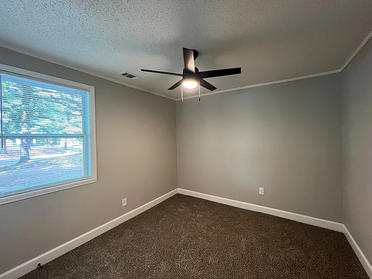 180 Tillman St — Photo 3