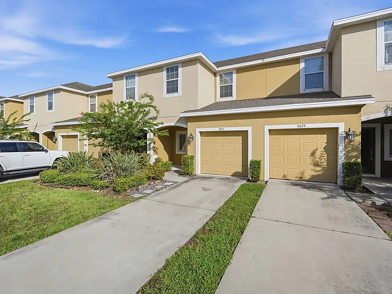 7031 Woodchase Glen Dr — Photo 3